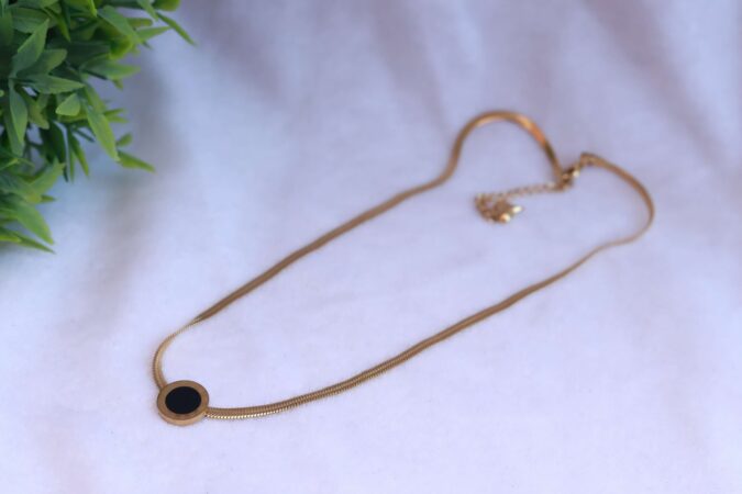 Elegant Gold Tone Herringbone Chain Necklace